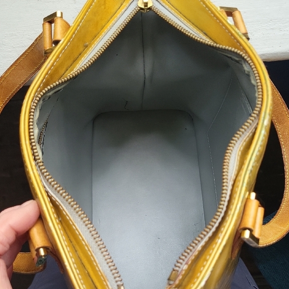 Louis Vuitton Shimmering Gold Tote with Tan Accents - Picture 3 of 16